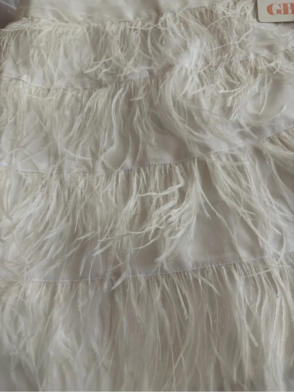 Gianni Bini Ivory Feathered Tiered Mini Skirt Size M  NWT